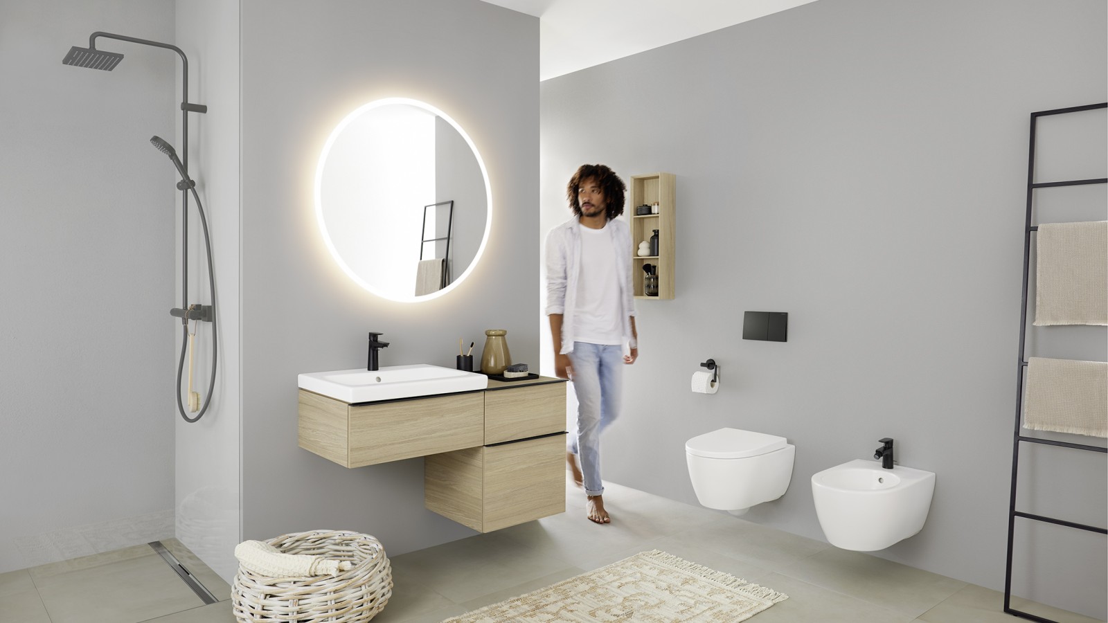 Bagno Geberit iCon con WC e bidet sospesi a parete