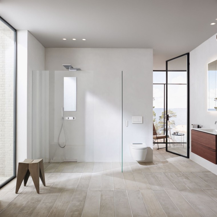 Un lussuoso bagno con cabina doccia Un lussuoso bagno con cabina doccia