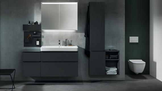 Un WC sospeso Geberit Smyle Square installato in una nicchia Un WC sospeso Geberit Smyle Square installato in una nicchia