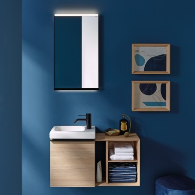 Piccolo lavamani Geberit iCon in un bagno di piccole dimensioni Piccolo lavamani Geberit iCon in un bagno di piccole dimensioni