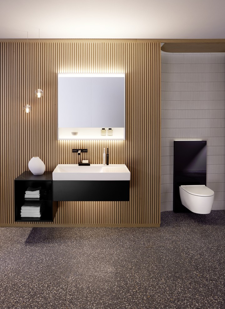 Geberit ONE con lavabo singolo e Monolith Plus in vetro nero (© Geberit)