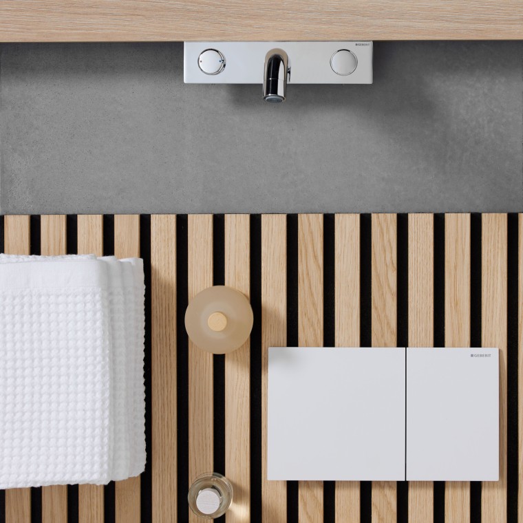 La placca Sigma70 bianca si adatta a svariate combinazioni e arredi.