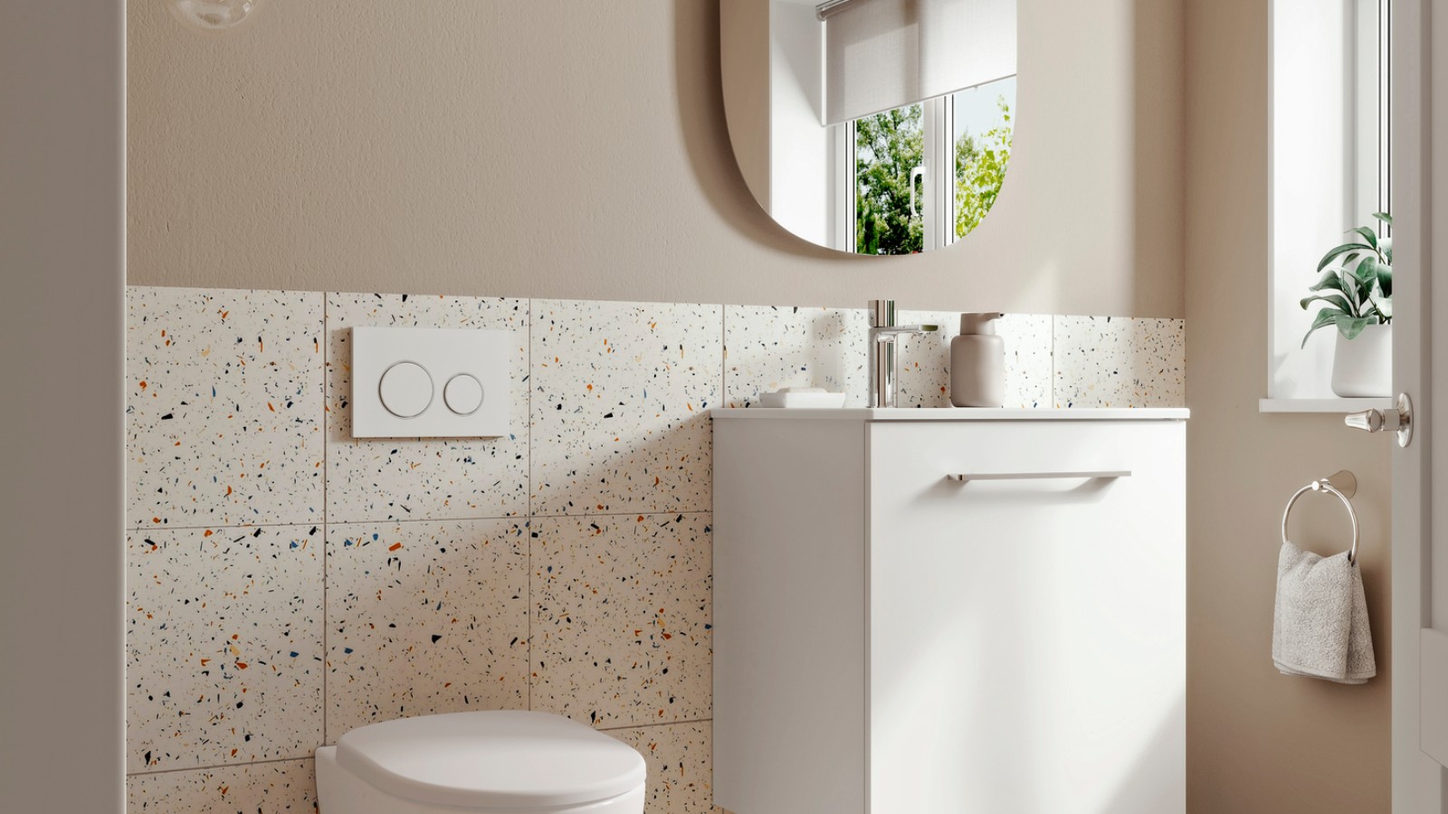 Piccolo bagno della serie Geberit Selnova con vaso WC sospeso a parete e lavabo