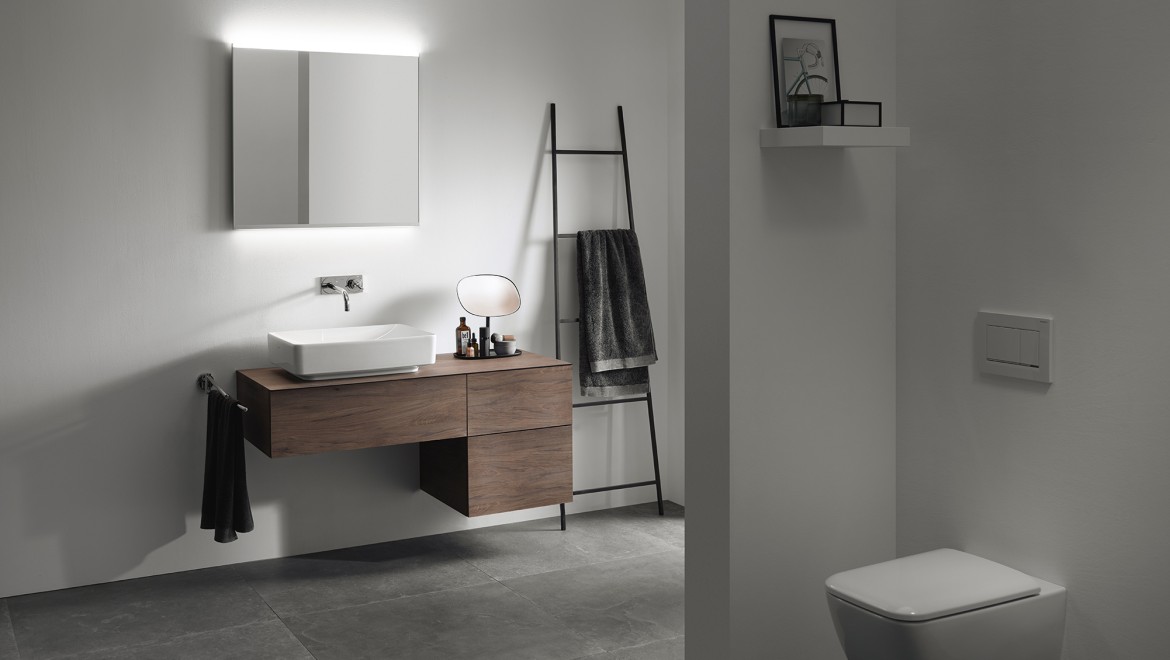 Bagno con Geberit VariForm (© Geberit)