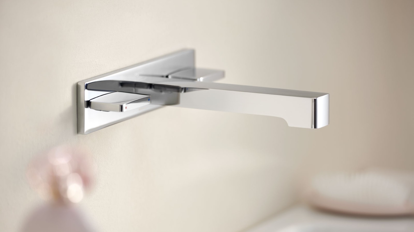 Rubinetto a parete per lavabo Geberit ONE, forma squadrata