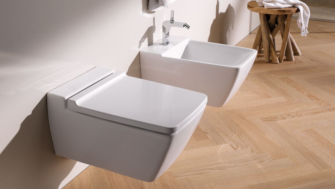 Serie di bagni Geberit Xeno² con WC e bidet senza troppopieno, con clou