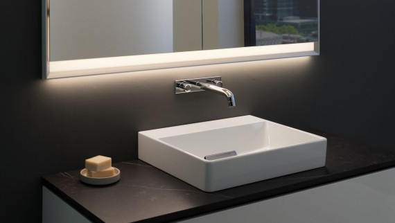 Mobile specchio Geberit ONE con ComfortLight Mobile specchio Geberit ONE con ComfortLight