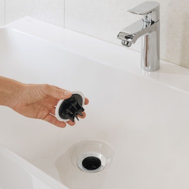 Lavabo Geberit ONE con inserto a pettine