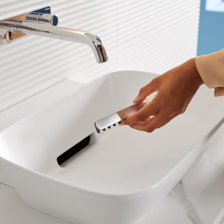 Lavabo da appoggio Geberit ONE con inserto a pettine