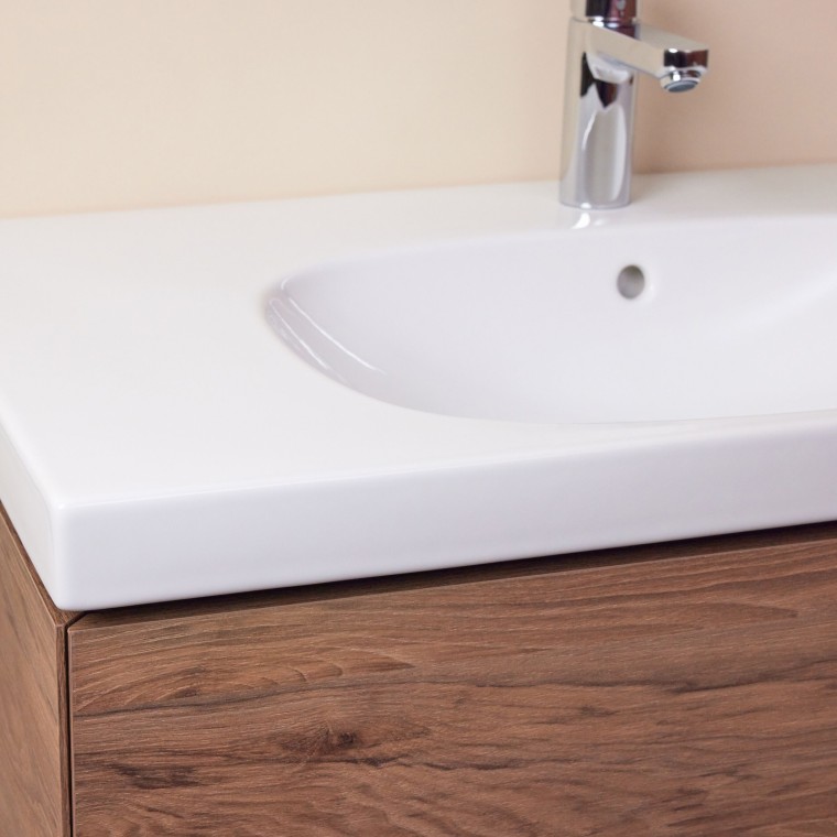 Grazie alla nuova soluzione Mix & Match, puoi abbinare ceramiche e mobili di tre diverse serie Geberit (qui: lavabo Acanto con mobile Geberit ONE).