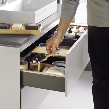 Sistema modulare di organizzazione con scomparti Sistema modulare di organizzazione con scomparti