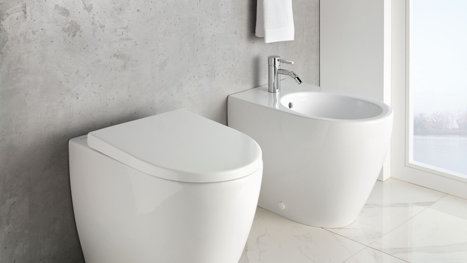 Combinazione di WC e bidet a pavimento iCon di Geberit Combinazione di WC e bidet a pavimento iCon di Geberit