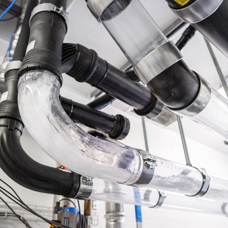 La torre di scarico Geberit a Jona, Svizzera La torre di scarico Geberit a Jona, Svizzera