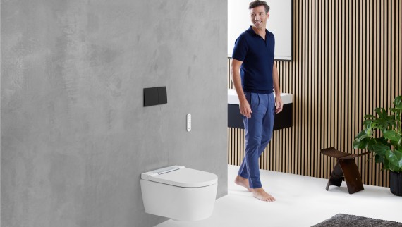 Vaso bidet AquaClean Sela in un bagno Geberit Vaso bidet AquaClean Sela in un bagno Geberit