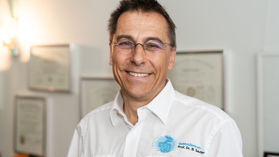 Prof. Dr. Bernhard Sauter, specialista in medicina interna e gastroenterologia (© Julia Dunlop) 