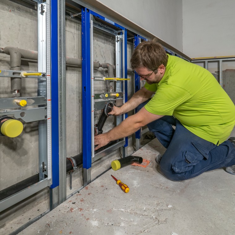 Installazione del sistema di scarico ad innesto Geberit Silent-PP Installazione del sistema di scarico ad innesto Geberit Silent-PP