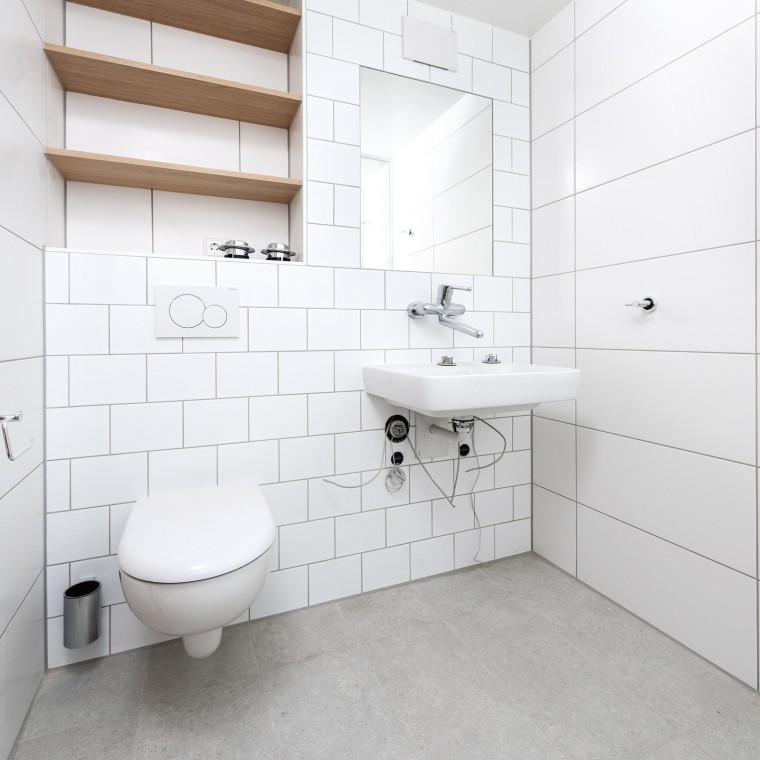 Bagno prefabbricato negli appartamenti del centro dialisi Bagno prefabbricato negli appartamenti del centro dialisi