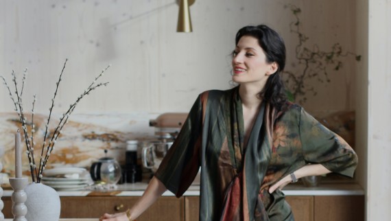 Büşra Qadir, interior expert (© Büşra Qadir)