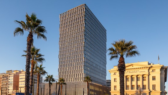 Torre del Pireo, Atene (© George Fakaros)