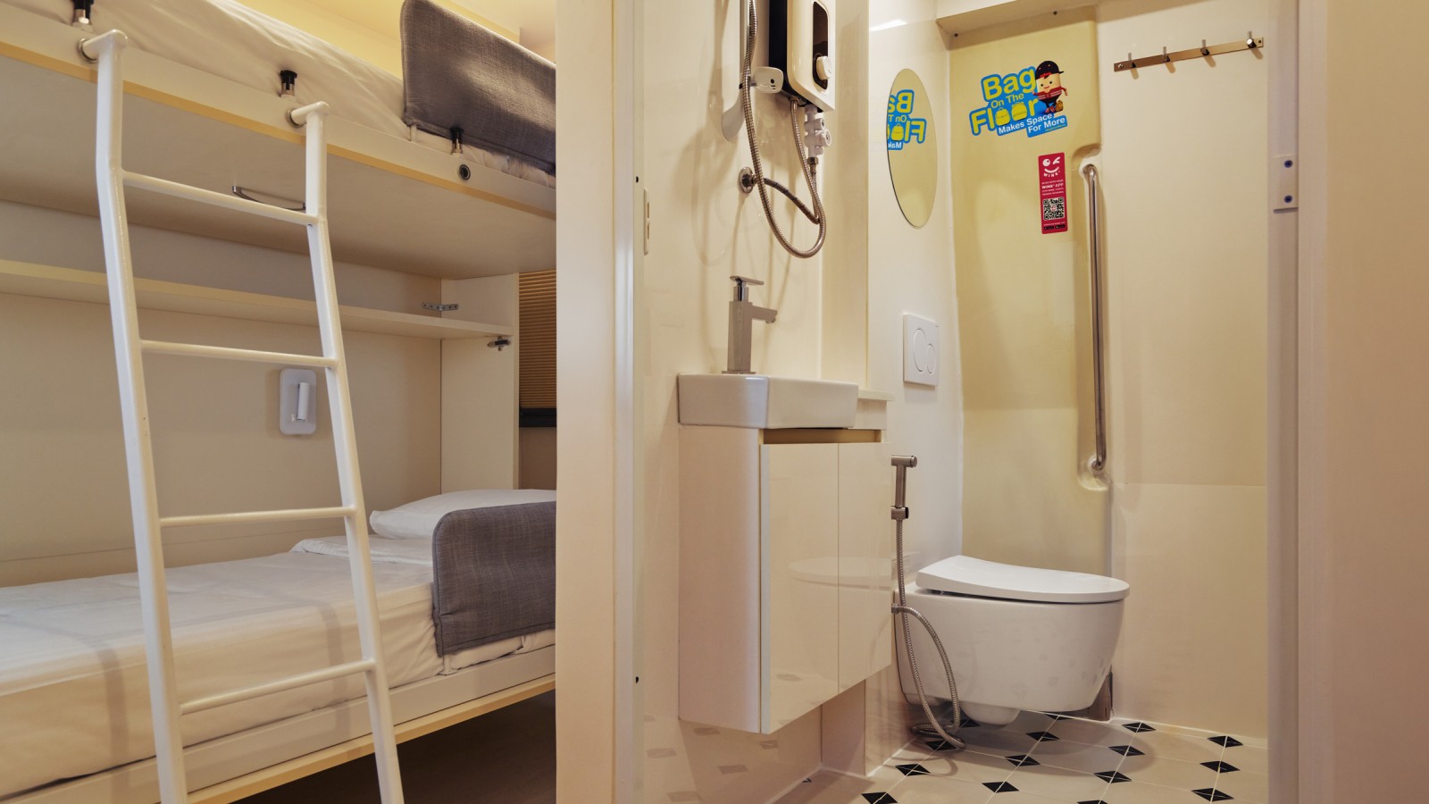 I letti su misura possono essere facilmente ripiegati quando non sono in uso. (© Watson Lau)