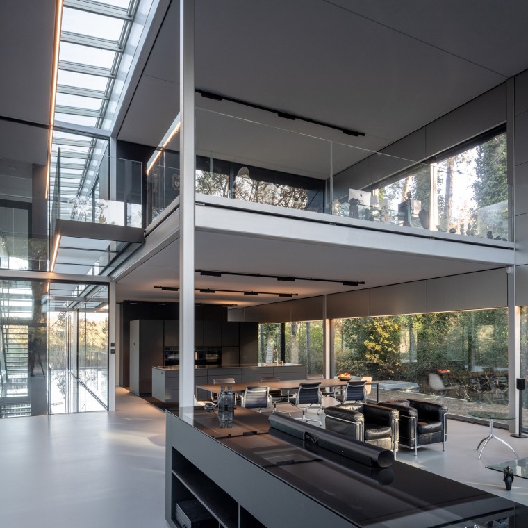 L’edificio è quasi interamente smontabile e riutilizzabile. (© Lucas van der Wee) L’edificio è quasi interamente smontabile e riutilizzabile. (© Lucas van der Wee)