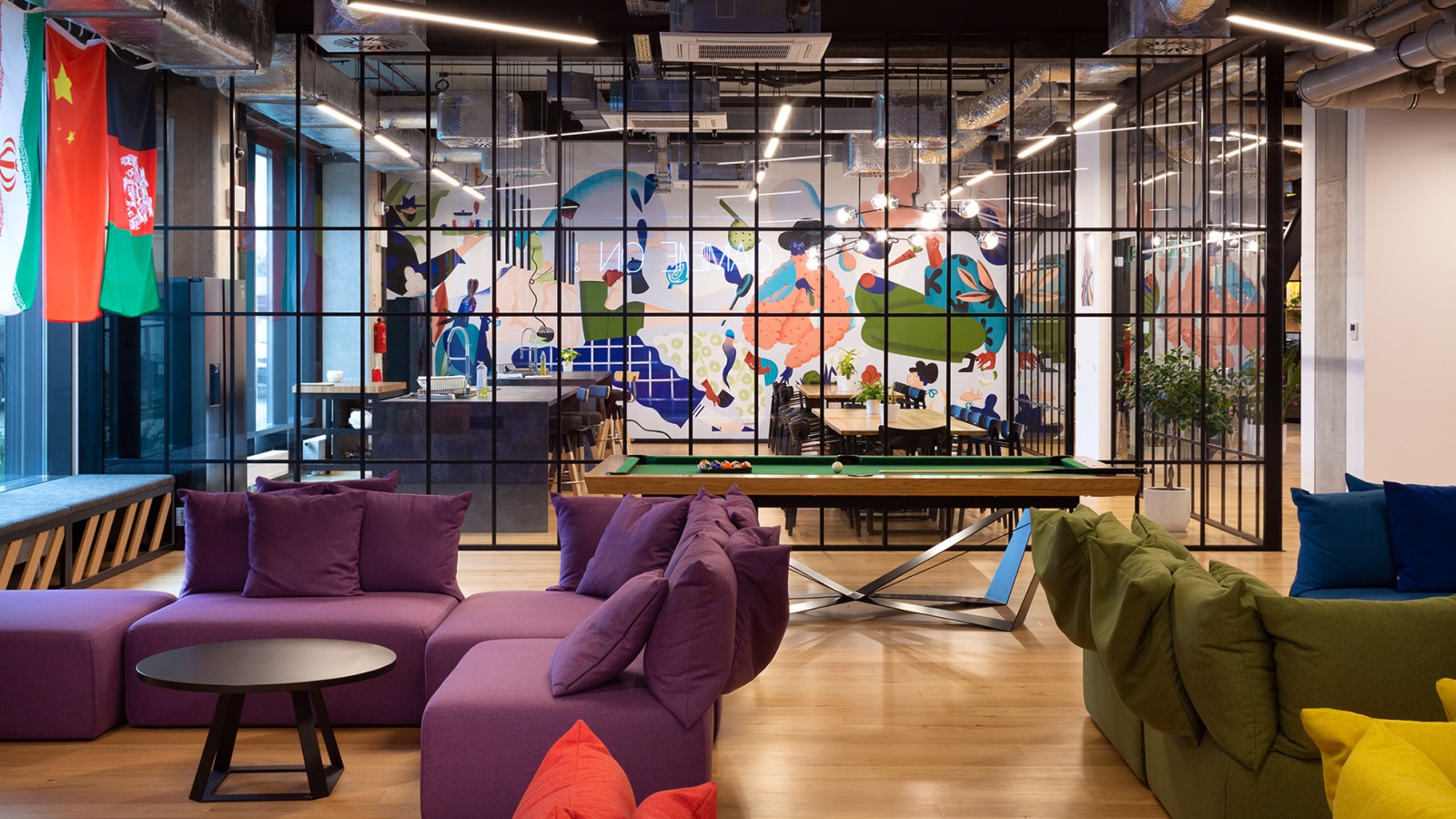 Le sale comuni invitano al relax e alla convivialità (© Jaroslaw Kakal/Geberit) Le sale comuni invitano al relax e alla convivialità (© Jaroslaw Kakal/Geberit)