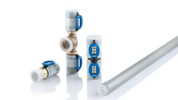 La gamma di prodotti Geberit FlowFit viene fornita completa di tappi di protezione La gamma di prodotti Geberit FlowFit viene fornita completa di tappi di protezione