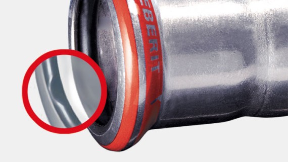 Raccordo Geberit Mapress Acciaio al Carbonio con indicatore ottico di pressatura rosso e O-ring nero