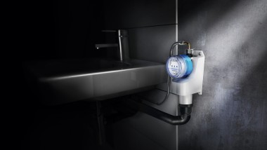 Dispositivo antiristagno Geberit HS01 e lavabo (© Geberit)