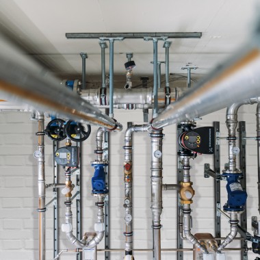 Geberit Mapress Therm offre una protezione affidabile contro la corrosione esterna in circuiti chiusi di raffreddamento o refrigerazione soggetti alla formazione di condensa Geberit Mapress Therm offre una protezione affidabile contro la corrosione esterna in circuiti chiusi di raffreddamento o refrigerazione soggetti alla formazione di condensa