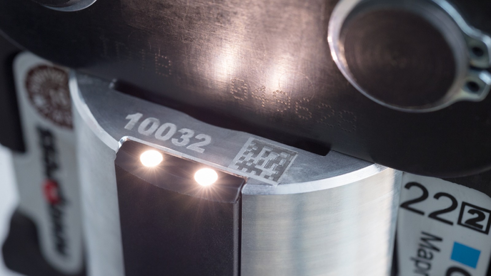 La pressatrice Geberit con illuminazione della zona da pressare fornisce una visibilità ottimale in angoli poco illuminati La pressatrice Geberit con illuminazione della zona da pressare fornisce una visibilità ottimale in angoli poco illuminati