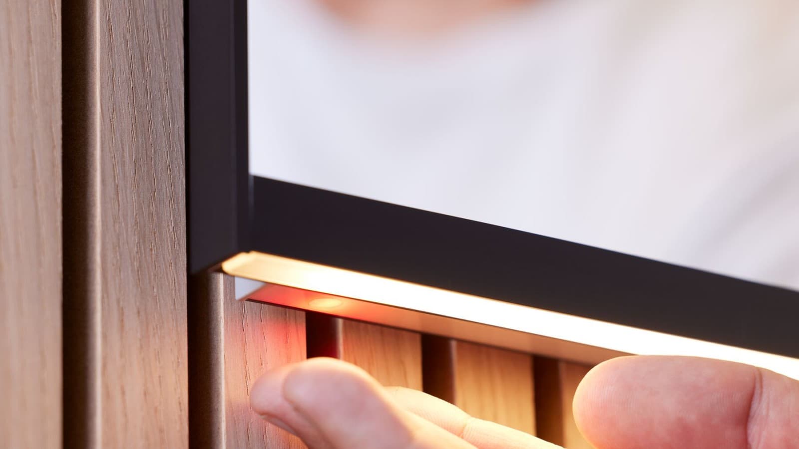 Funzione riscaldante anti-appannamento attivabile manualmente (© Geberit) Funzione riscaldante anti-appannamento attivabile manualmente (© Geberit)