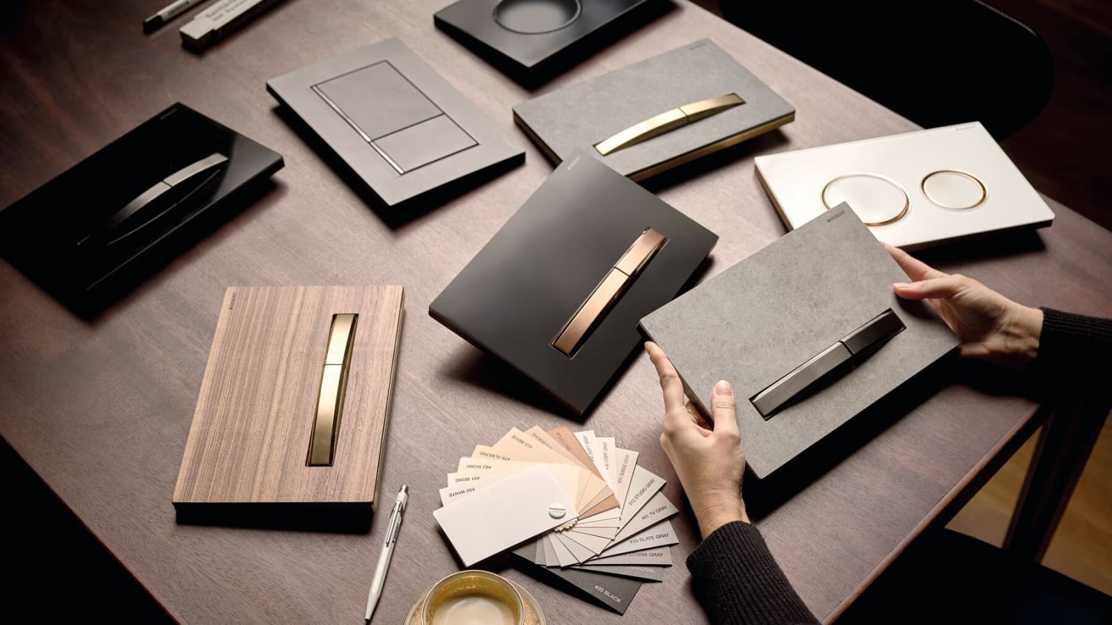 Selezione di diverse placche di comando Selezione di diverse placche di comando