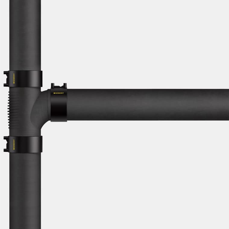 Una colonna di scarico Geberit Silent-db20 con allacciamento al piano Una colonna di scarico Geberit Silent-db20 con allacciamento al piano