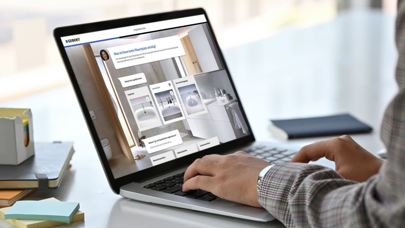 Laptop con uno screenshot di Geberit Inspiration Tool Laptop con uno screenshot di Geberit Inspiration Tool
