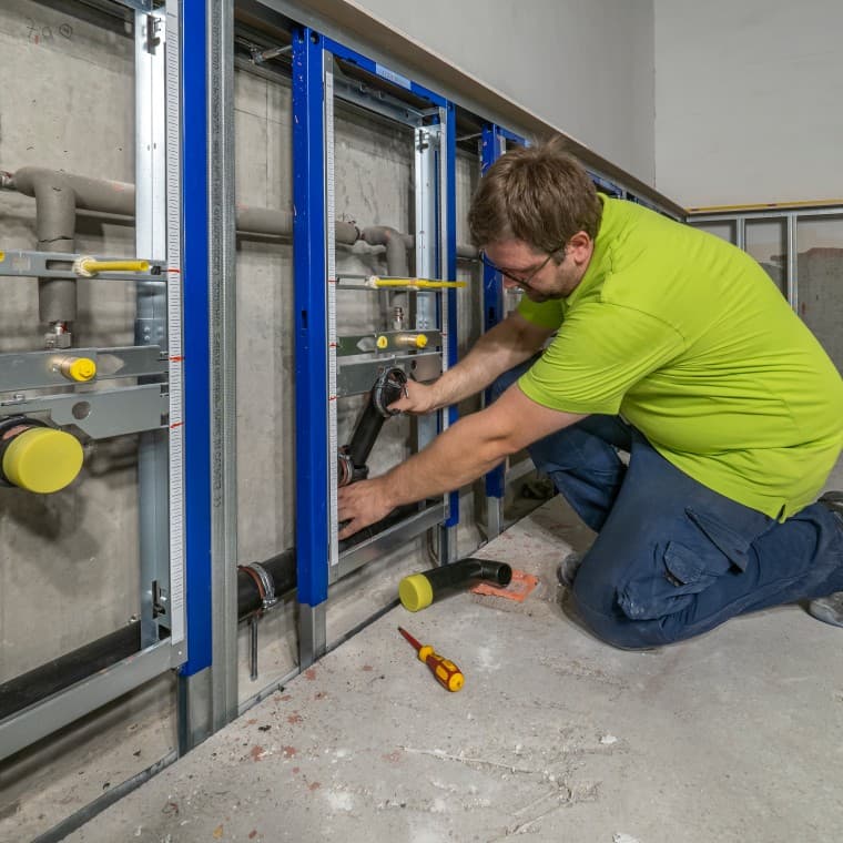 Installazione del sistema di scarico ad innesto Geberit Silent-PP Installazione del sistema di scarico ad innesto Geberit Silent-PP