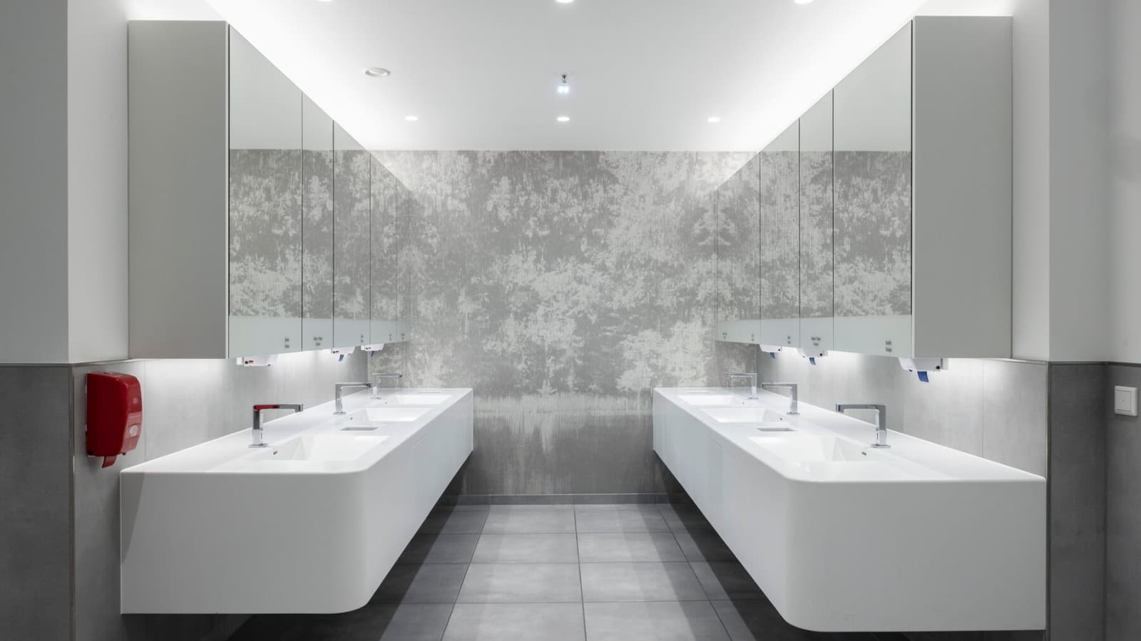 L’alimentazione diretta per il controllo del rubinetto da piano Geberit Brenta è fornita tramite cavo GEBUS attraverso Geberit Gateway. L’alimentazione diretta per il controllo del rubinetto da piano Geberit Brenta è fornita tramite cavo GEBUS attraverso Geberit Gateway.