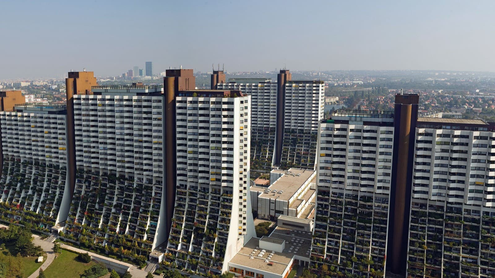Il parco residenziale Alt-Erlaa residential a Vienna (© Gesiba) Il parco residenziale Alt-Erlaa residential a Vienna (© Gesiba)
