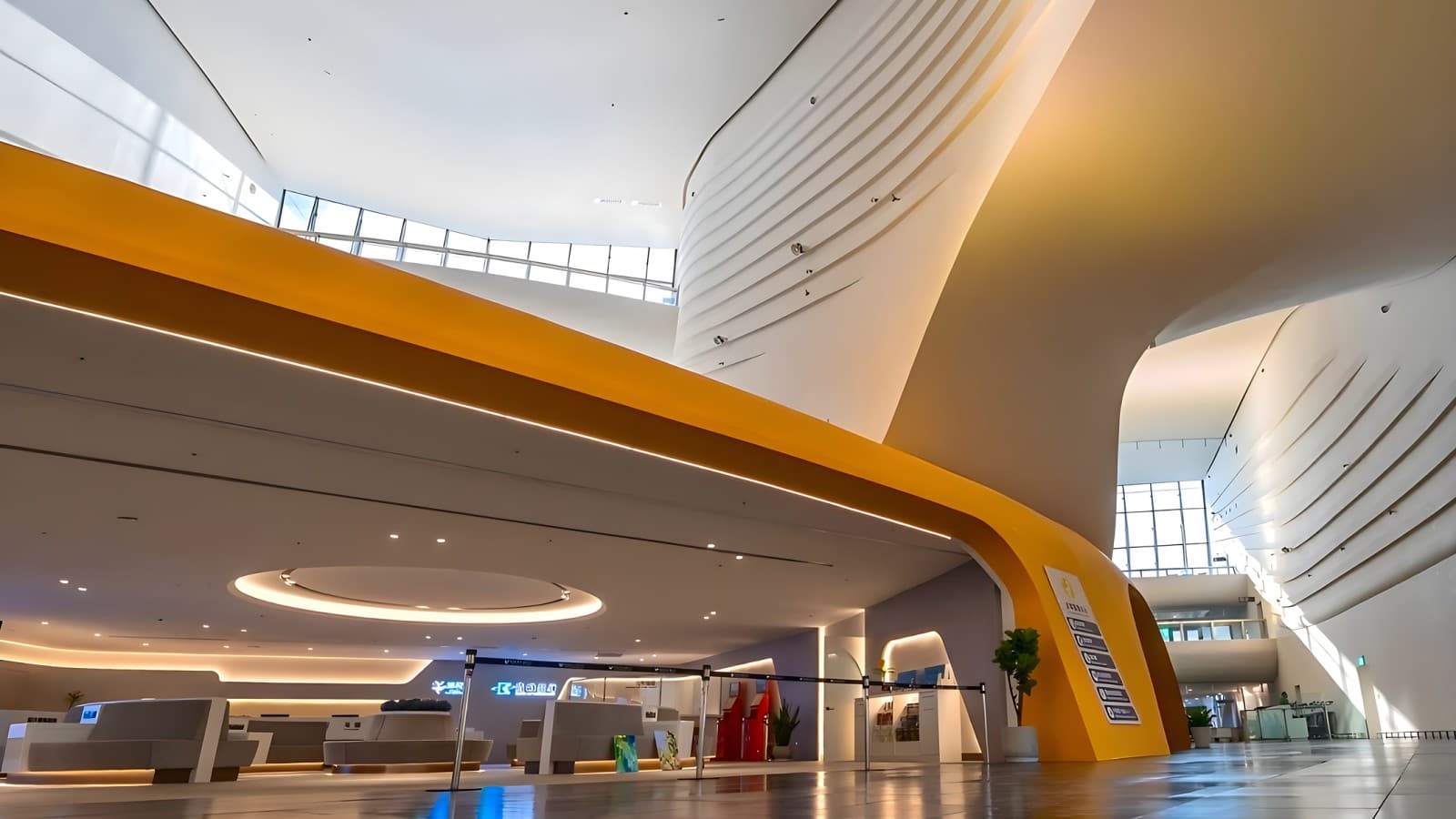 Aree distinte per le funzioni crocieristiche e per i traghetti garantiscono operazioni efficienti. Aree distinte per le funzioni crocieristiche e per i traghetti garantiscono operazioni efficienti.