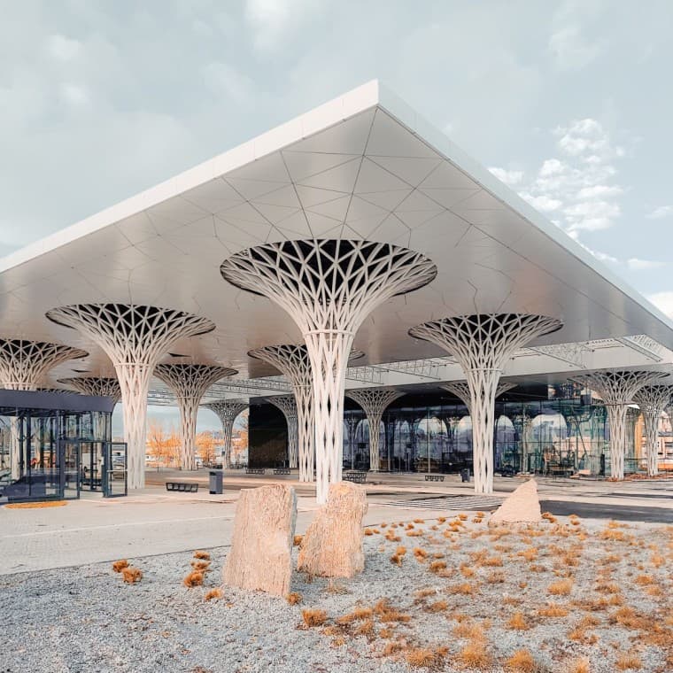 L'acqua piovana proveniente dal tetto viene utilizzata anche per i bagni (© Alek Małchowski). L'acqua piovana proveniente dal tetto viene utilizzata anche per i bagni (© Alek Małchowski).