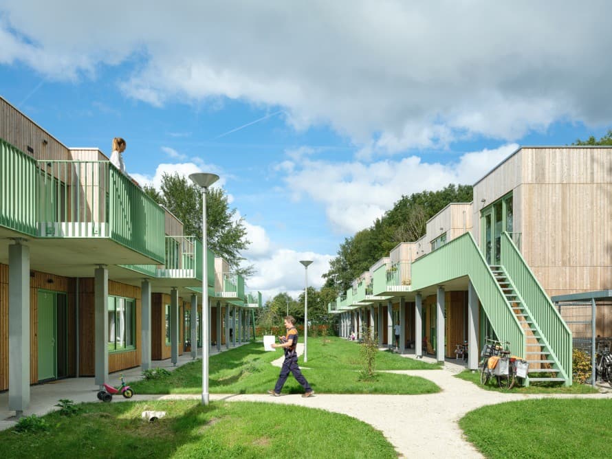Moos Euterpe offre alloggi per studenti, rifugiati ucraini e altre persone in cerca di una casa, in edifici di diverse dimensioni. (© Moos) Moos Euterpe offre alloggi per studenti, rifugiati ucraini e altre persone in cerca di una casa, in edifici di diverse dimensioni. (© Moos)