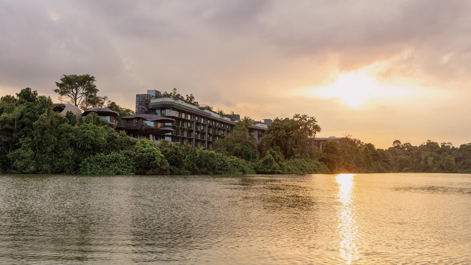Il resort comprende anche un edificio di cinque piani (© Banyan Tree) Il resort comprende anche un edificio di cinque piani (© Banyan Tree)