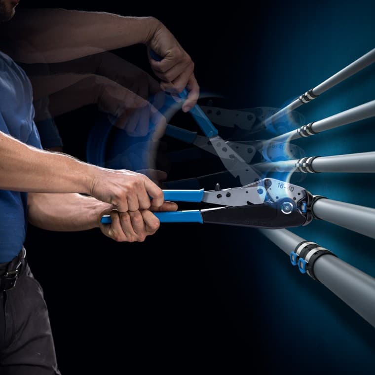 FlowFit richiede solo 2 ganasce a morsa per tubi di qualunque diametro FlowFit richiede solo 2 ganasce a morsa per tubi di qualunque diametro